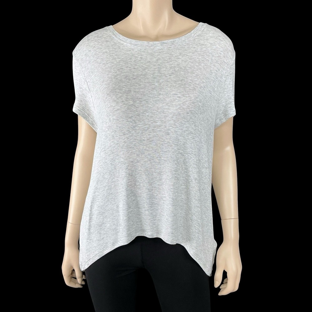 Athleta Top Women Medium Gray Short Sleeve Ribbed Stretchy Athleisure NWOT